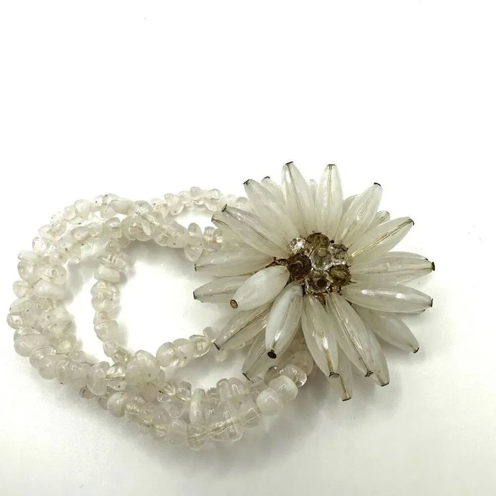 White flower beaded bracelet